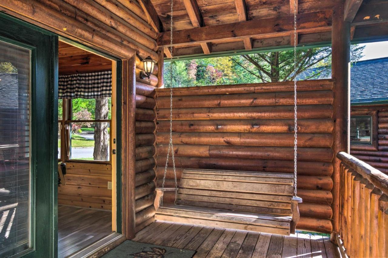 Dog Friendly, Romantic Mtn Getaway Hot Tub Pool Gatlinburg Extérieur photo