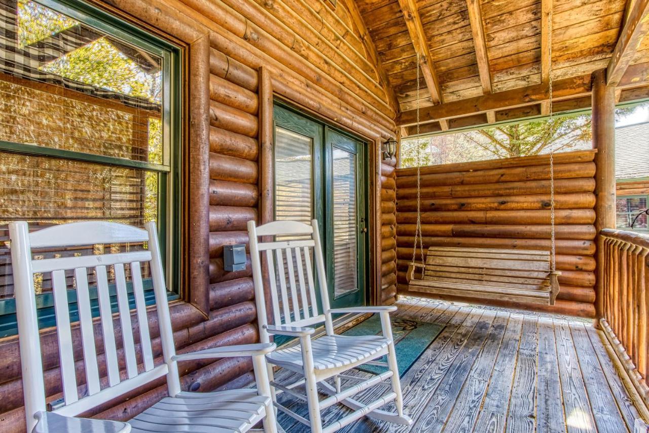 Dog Friendly, Romantic Mtn Getaway Hot Tub Pool Gatlinburg Extérieur photo