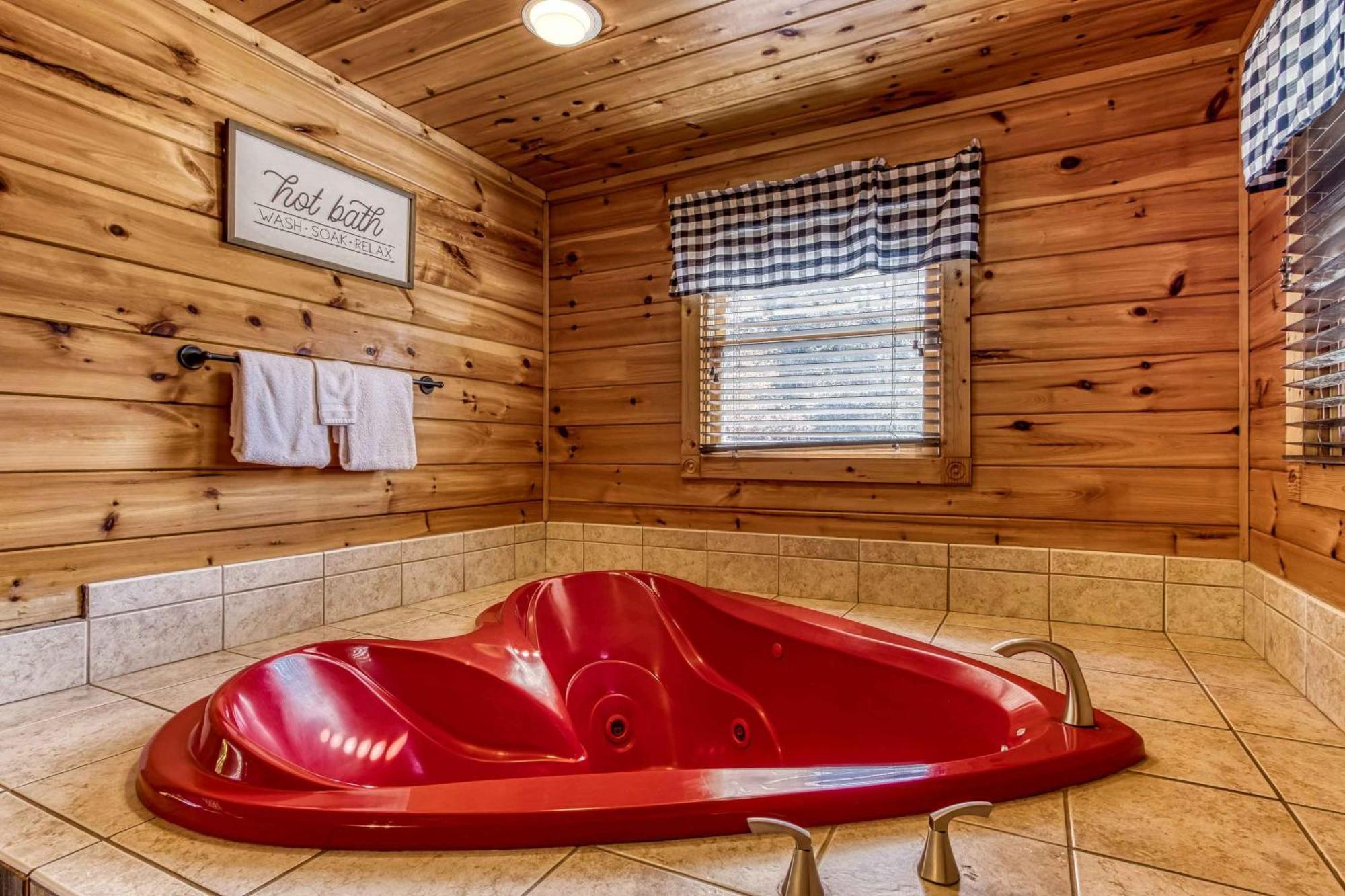 Dog Friendly, Romantic Mtn Getaway Hot Tub Pool Gatlinburg Extérieur photo